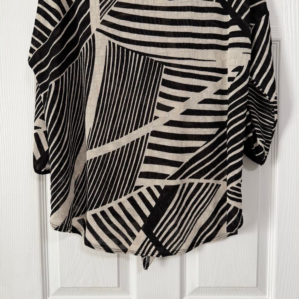 Frank Lyman Design Women's Knit Black Cream Tie Front Top Size 16 - Picture 9 of 10